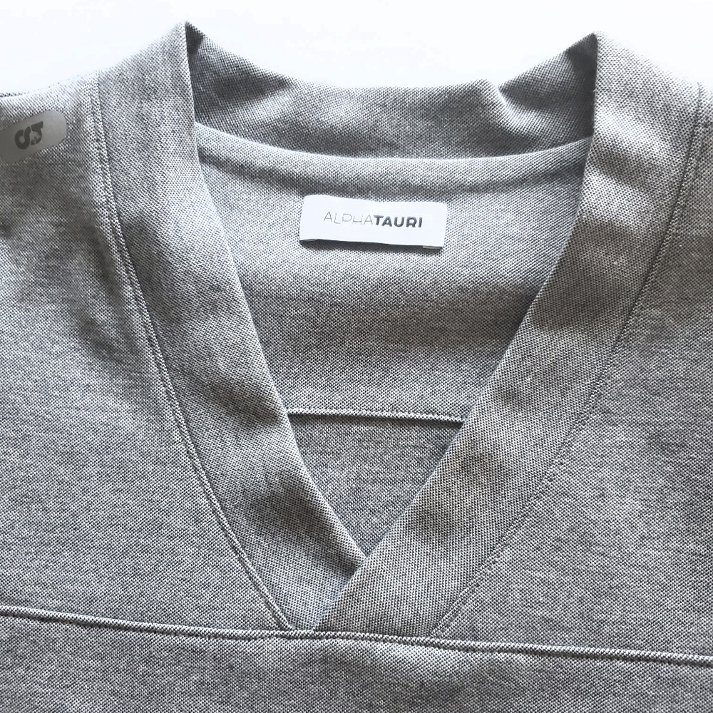 ALPHA TAURI 2016 Infinity Red Bull Racing V-neck